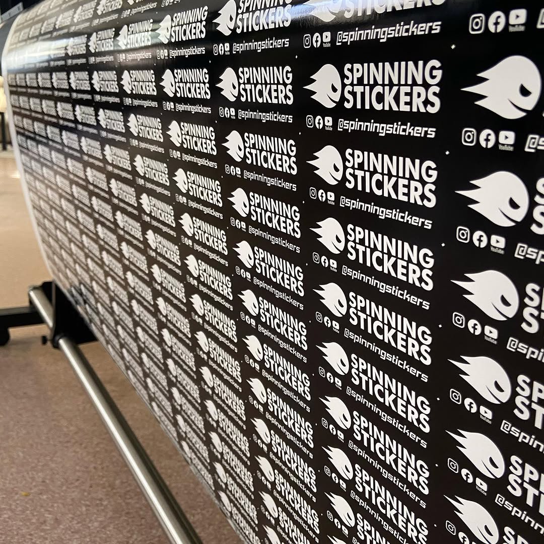 Logotyp och sociala media-kit för SpinningStickers